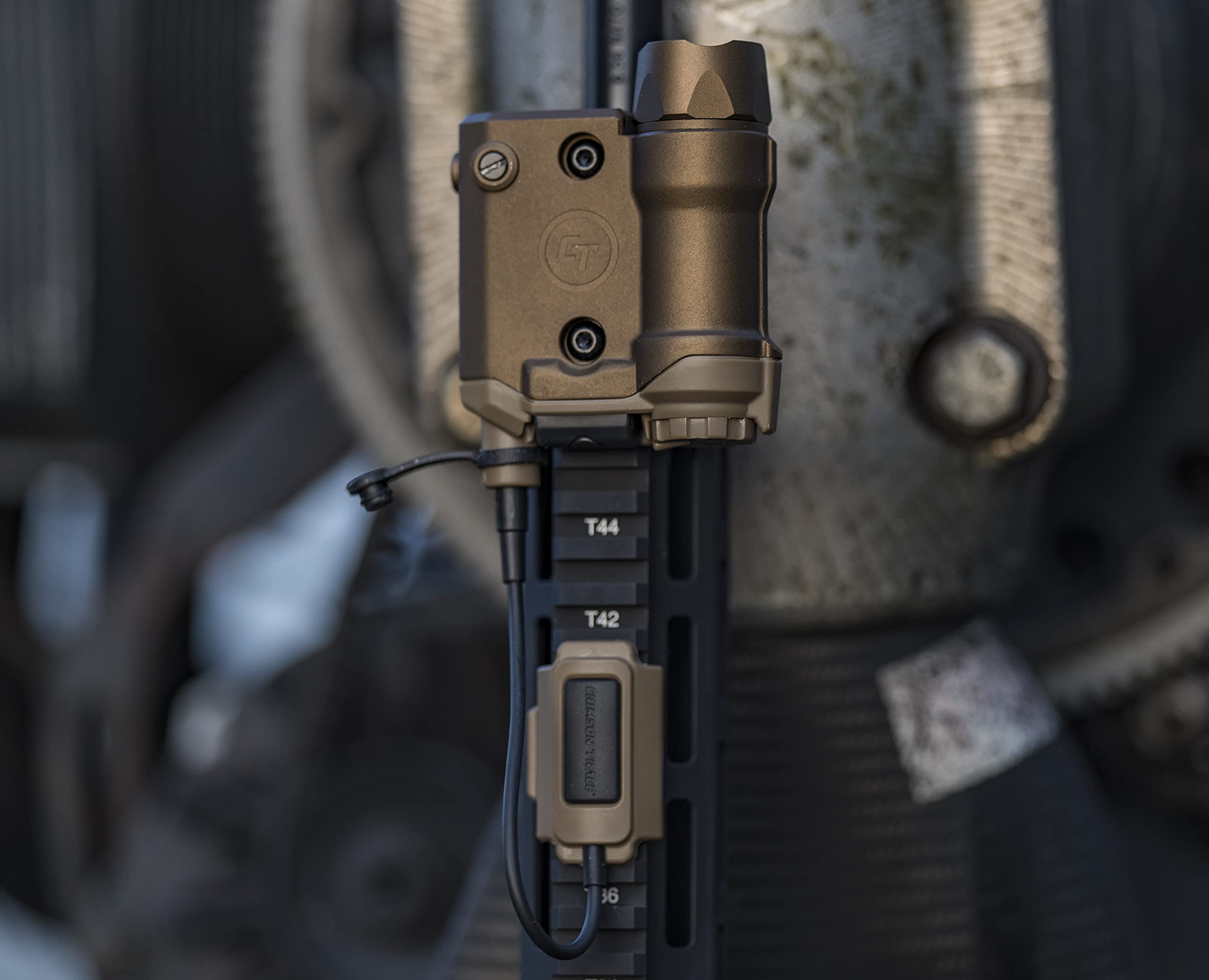 Crimson Trace CMR-301 FDE Railmaster with Green Laser, Adjustable 1000 Lumen LED Flashlight and Rechargeable Battery for Shooting, Competition and Range - Image 6