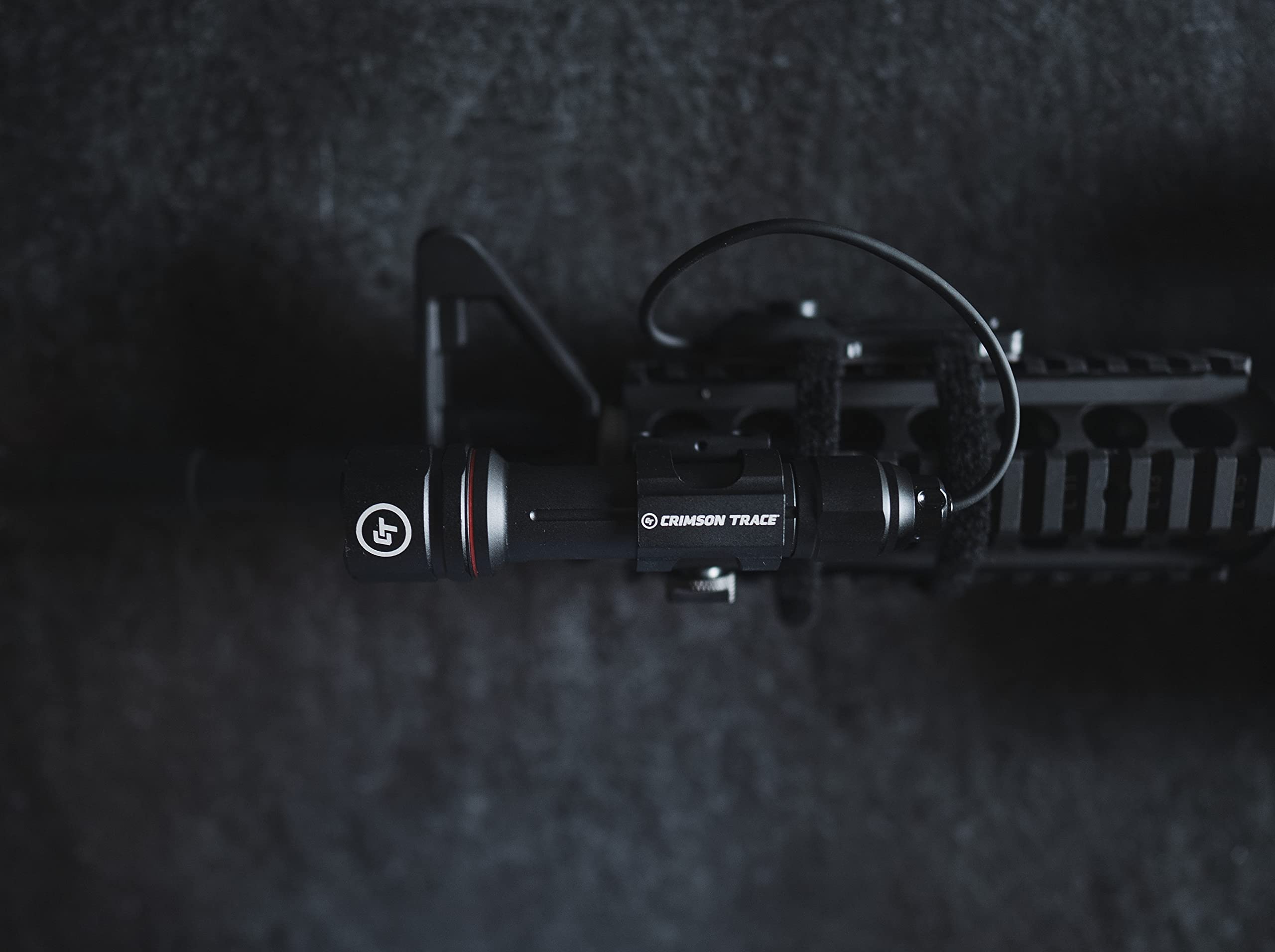 Crimson Trace CWL-202 Waterproof Tactical Flashlight with 900 Lumen LED White Light, Rail Mount and Remote Pressure Pad for Rifles, Shotguns and EDC - Image 3